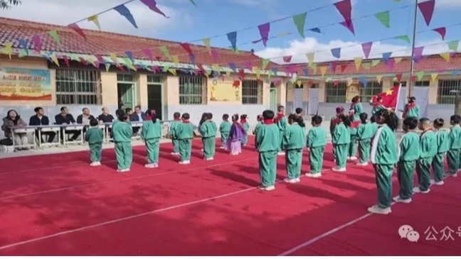 情暖六一 爱心助学——拼搏在线注册_拼搏（中国）驻村工作队开展“六一”慰问活动